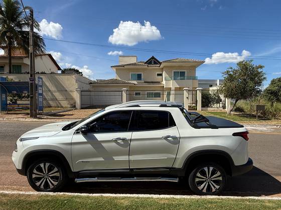 FIAT TORO 1.3 TURBO 270 FLEX VOLCANO AT6 FIAT TORO 1.3 TURBO 270 FLEX VOLCANO AT6